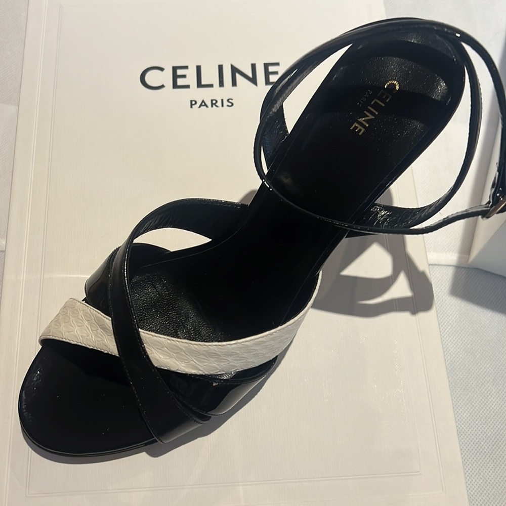 CELINE BRAND NEW IN BOX WITH DUST BAG Calfskin Criss Cross Sandal 80